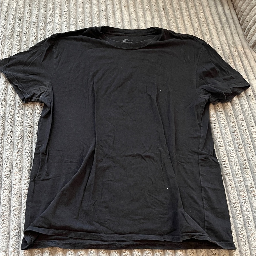 Hanes Black Basic T-Shirt